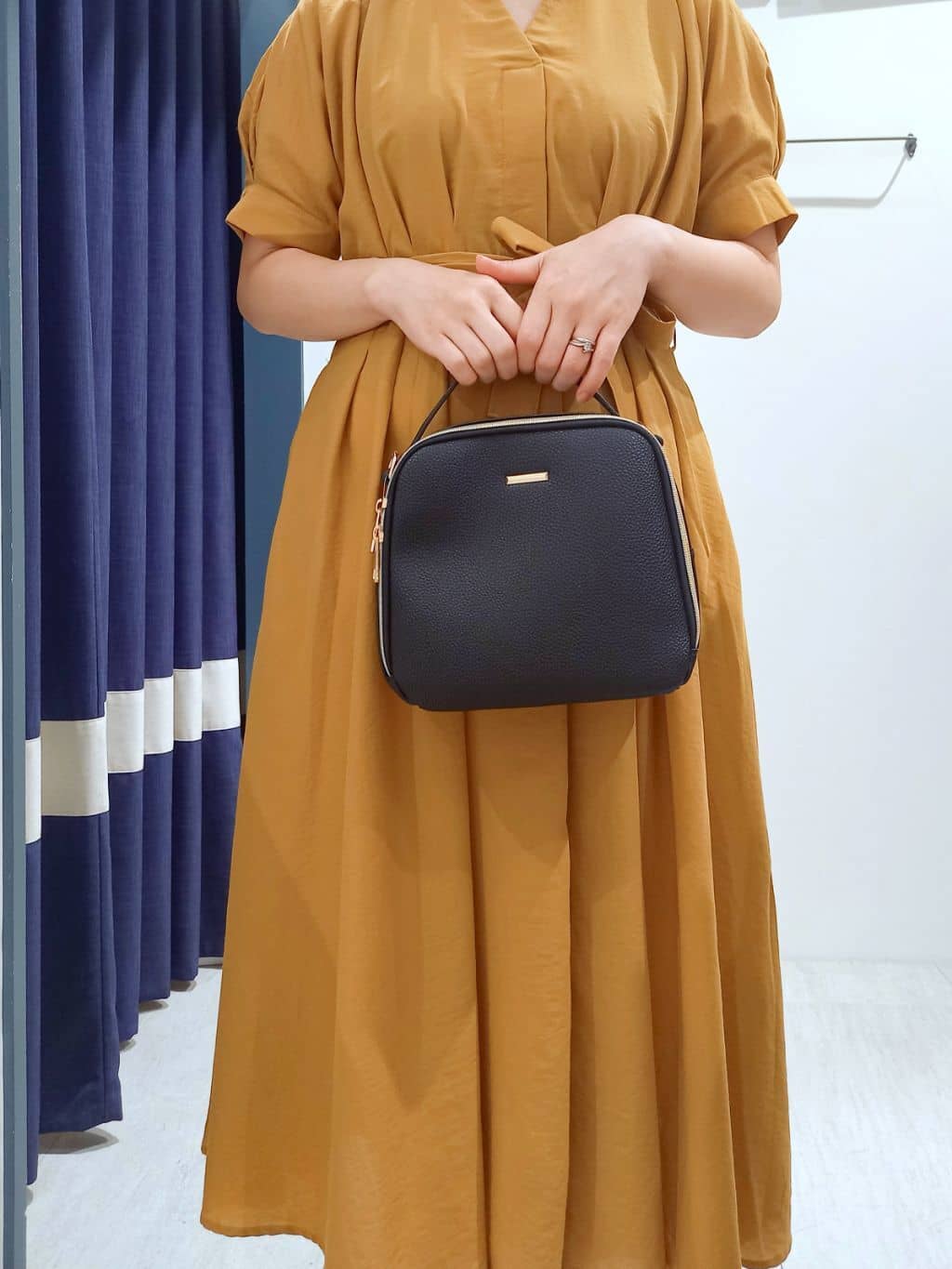 miiさんの「grove｜【ふわっと心地よい足入れ】やわここち(R)Vカットパンプス」を使ったコーディネート