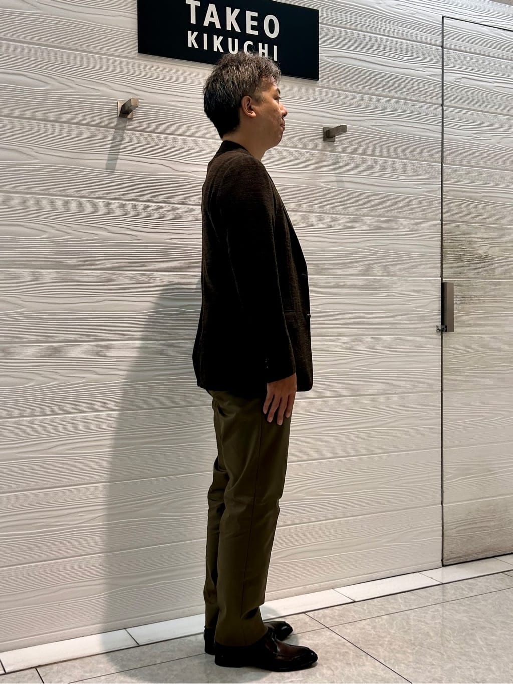 すーさんの「TAKEO KIKUCHI｜【オフィスカジュアル対応】ドレス チノパンツ」を使ったコーディネート