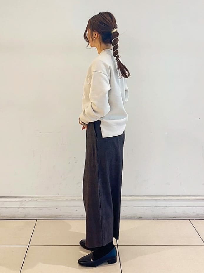 saito.さんの「grove｜◆サークルロゴ刺繍ダンボールスエット」を使ったコーディネート
