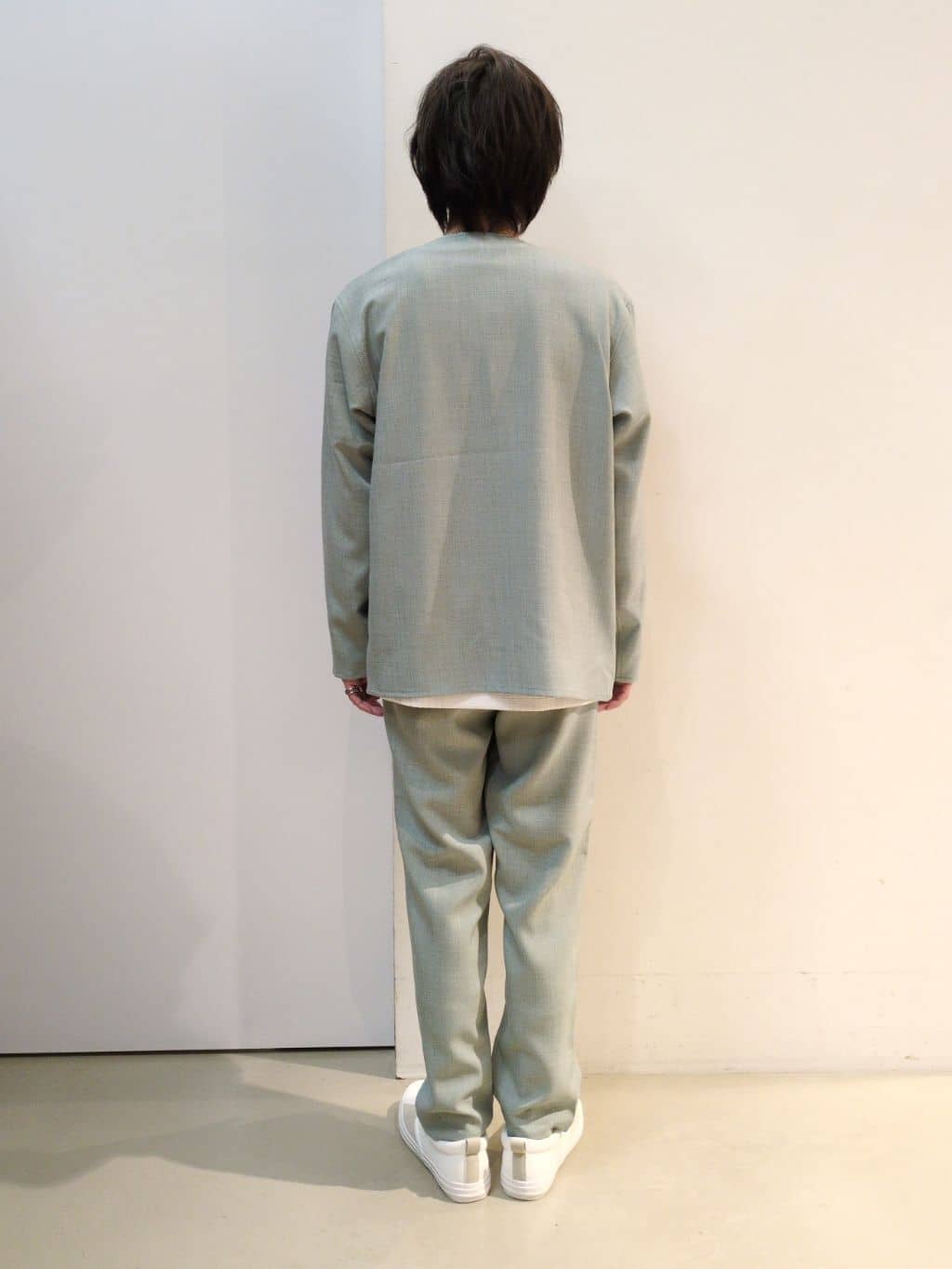 takeさんの「THE SHOP TK｜◆【CAVIAN/キャビアン】リサイクルシャークスキンノーカラーカーディガン セットアップ可」を使ったコーディネート
