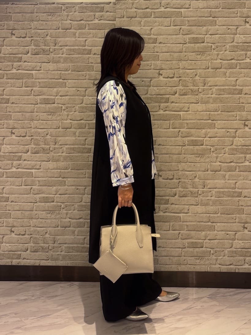 Akiさんの「INDIVI｜◆【着る日傘/遮熱/UVケア】ロングジレジャケット」を使ったコーディネート