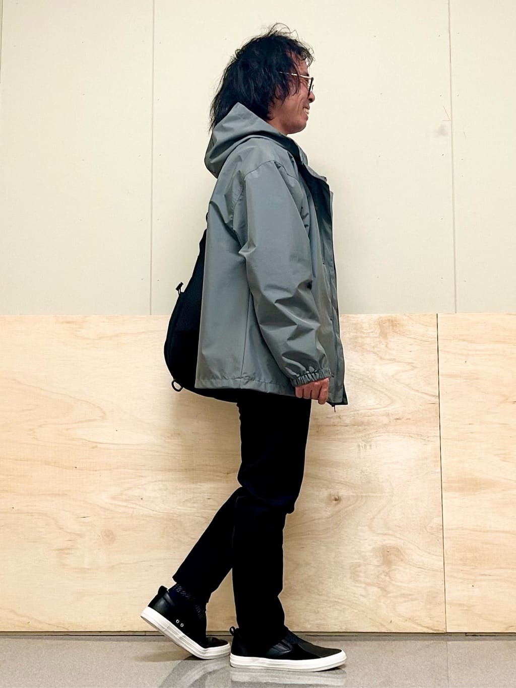 KENJI Iさんの「THE SHOP TK｜【オールシーズン穿ける！】7DAYSストレッチへリンボンパンツ　ON&hArr;OFF兼用」を使ったコーディネート