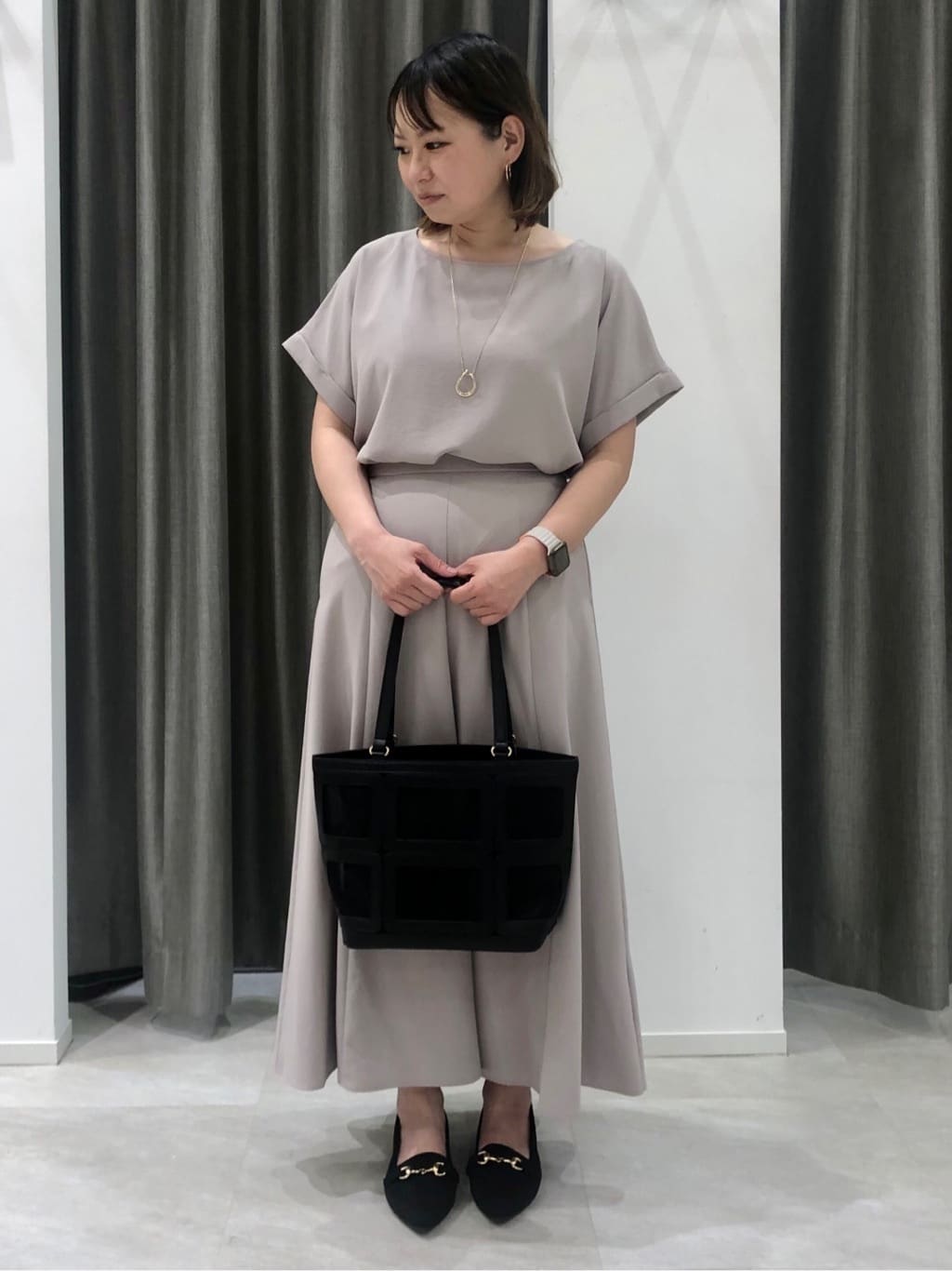 mamiさんの「UNTITLED｜◆【セットアップ可/接触冷感/イージーケア】リラクミスト　2WAYブラウス」を使ったコーディネート