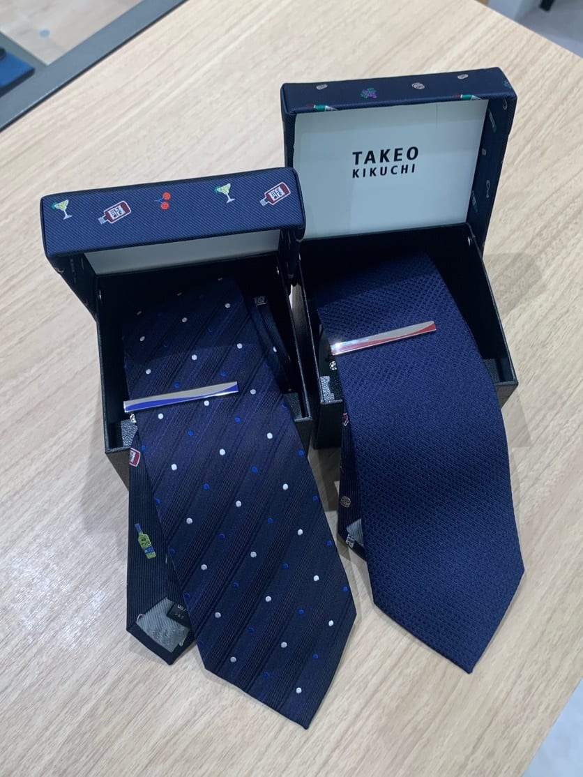 よぴさんの「TAKEO KIKUCHI｜【BOXセット/LIMITED】リカーモチーフネクタイ＆タイバー」を使ったコーディネート