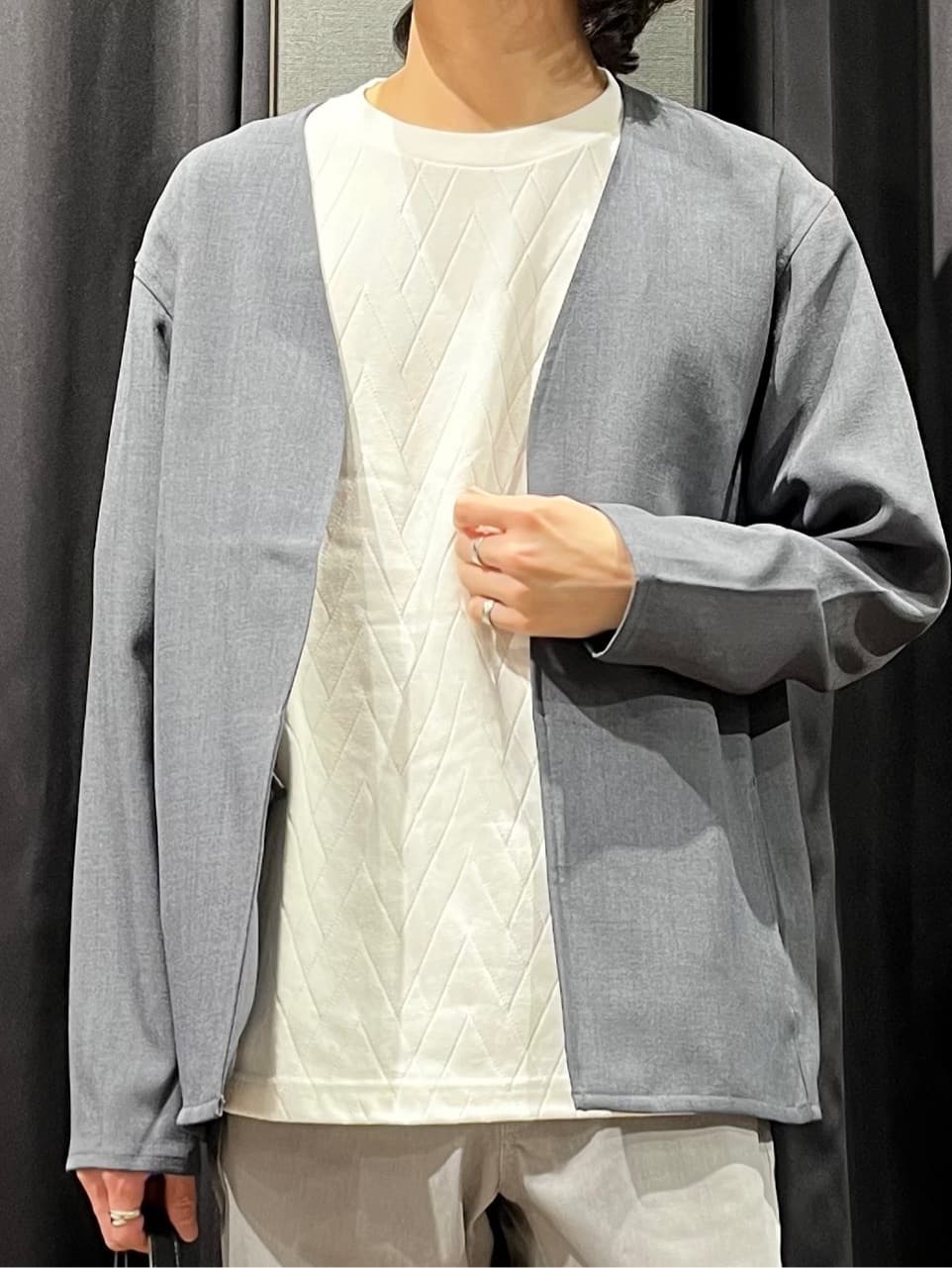 motoさんの「THE SHOP TK｜◆【CAVIAN/キャビアン】リサイクルシャークスキンノーカラーカーディガン セットアップ可」を使ったコーディネート