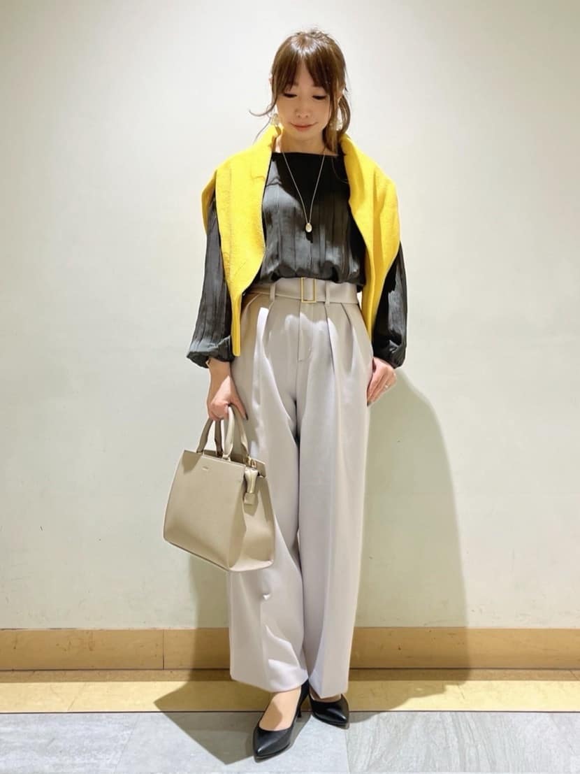 sattoさんの「UNTITLED｜◆ベルト付き2タックパンツ」を使ったコーディネート