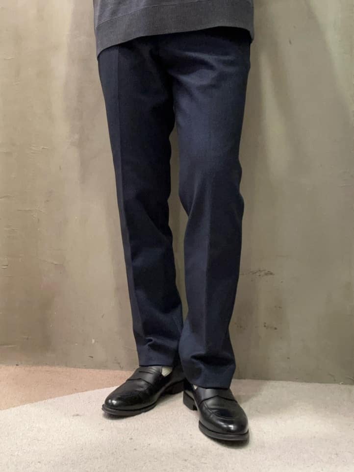 コウノ モトヤさんの「TAKEO KIKUCHI｜【DOWN FABRIC】ダウンファブリック ドレスパンツ / セットアップ対応」を使ったコーディネート