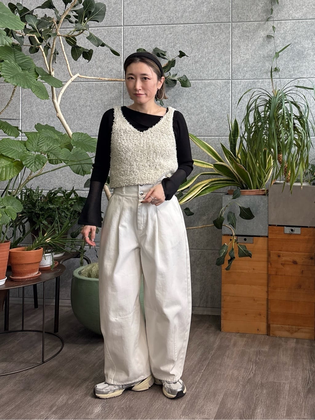 kotakiさんの「INDIVI｜ハイウエストカーブデニム」を使ったコーディネート