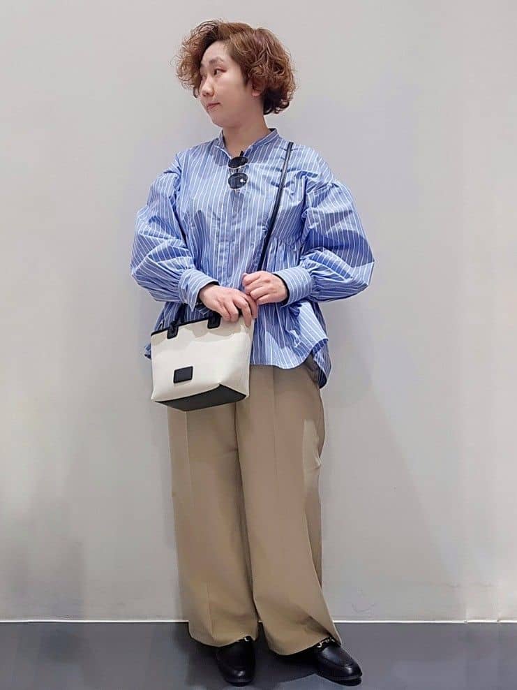 ゆきをさんの「OPAQUE.CLIP｜◆バンドカラーペプラムシャツ【洗濯機洗い可】」を使ったコーディネート