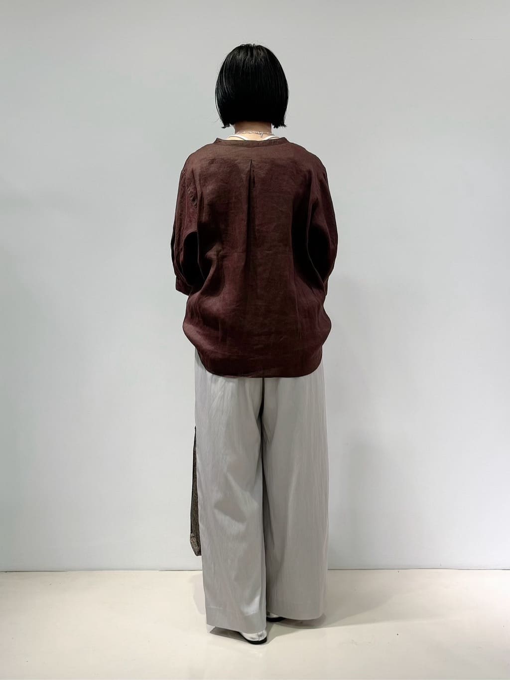 Uさんの「INDIVI｜【褒められパンツ／洗える／ウエストゴム】ワイドタックパンツ」を使ったコーディネート