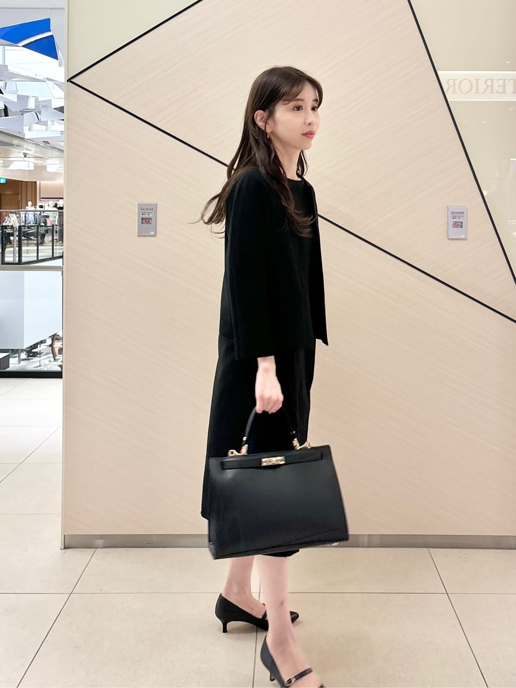 清水夏姫さんの「DRESSTERIOR｜【セットアップ可】ブラックフォーマルワンピース」を使ったコーディネート