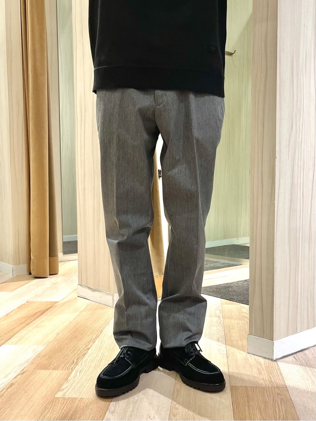URAさんの「TAKEO KIKUCHI｜【オフィスカジュアル対応】ドレス チノパンツ」を使ったコーディネート