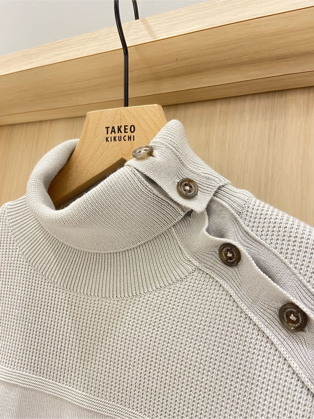 わいずみさんの「TAKEO KIKUCHI｜【全7サイズ&times;8色展開！】トップマルチヘリンボン パンツ」を使ったコーディネート