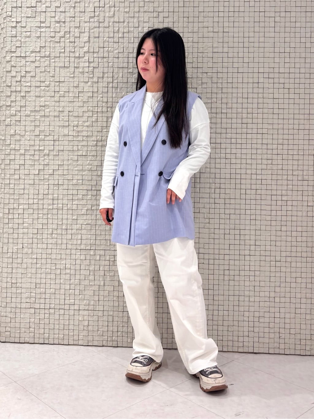 MEGUMIさんの「INDIVI｜◆【洗える／SETUP可能】リネンライクダブルジレジャケット」を使ったコーディネート