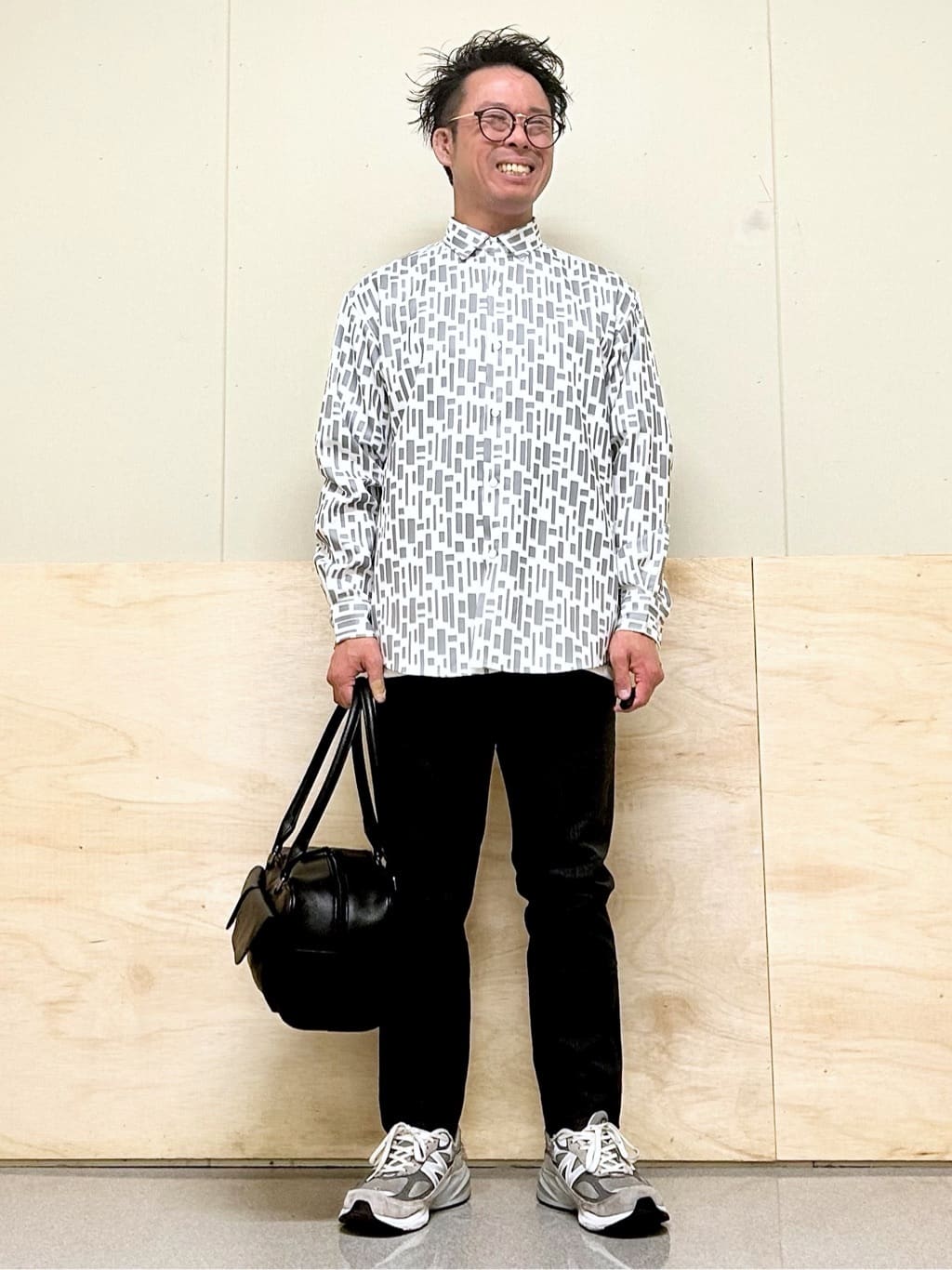 KENJI Iさんの「THE SHOP TK｜【オールシーズン穿ける！】7DAYSストレッチへリンボンパンツ　ON&hArr;OFF兼用」を使ったコーディネート