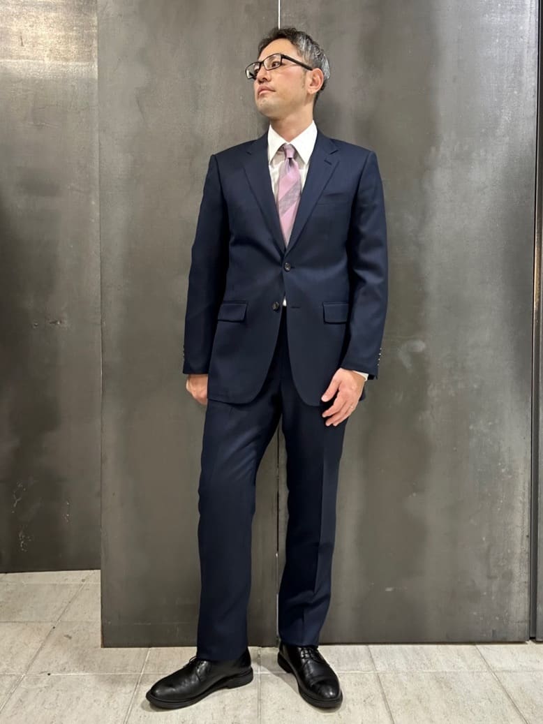 coheyさんの「TAKEO KIKUCHI｜【Three by Three】シャイニーシャークピンヘッド スーツ/3ピース対応可」を使ったコーディネート