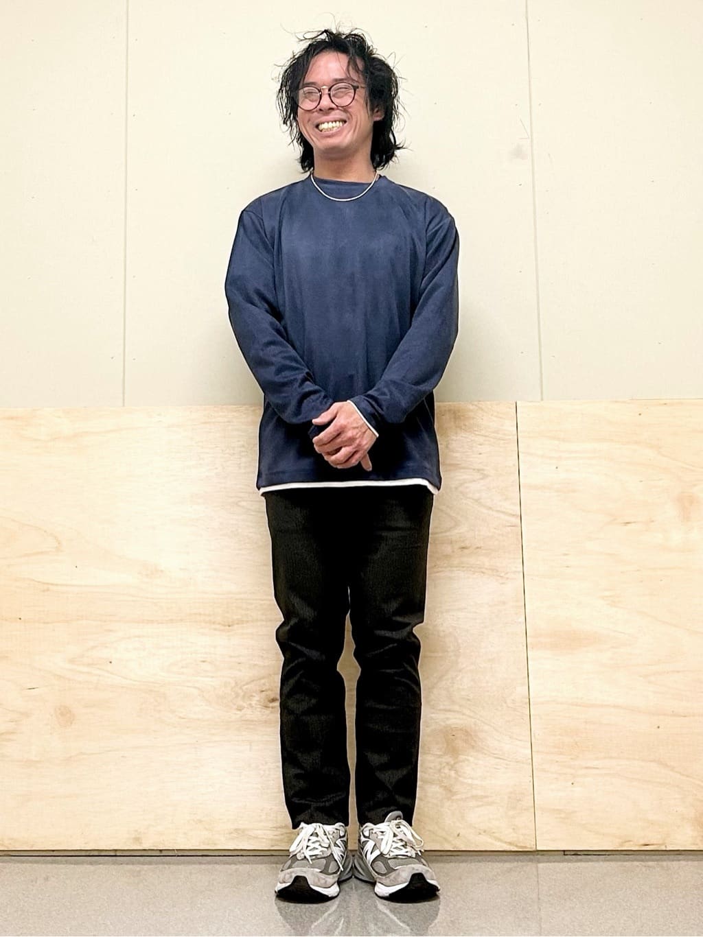 KENJI Iさんの「THE SHOP TK｜【オールシーズン穿ける！】7DAYSストレッチへリンボンパンツ　ON&hArr;OFF兼用」を使ったコーディネート