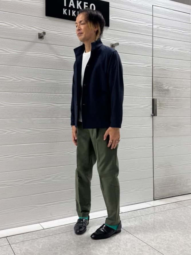 井出恭輔さんの「TAKEO KIKUCHI｜【DOWN FABRIC】ダウンファブリック スタンドカラーブルゾン」を使ったコーディネート