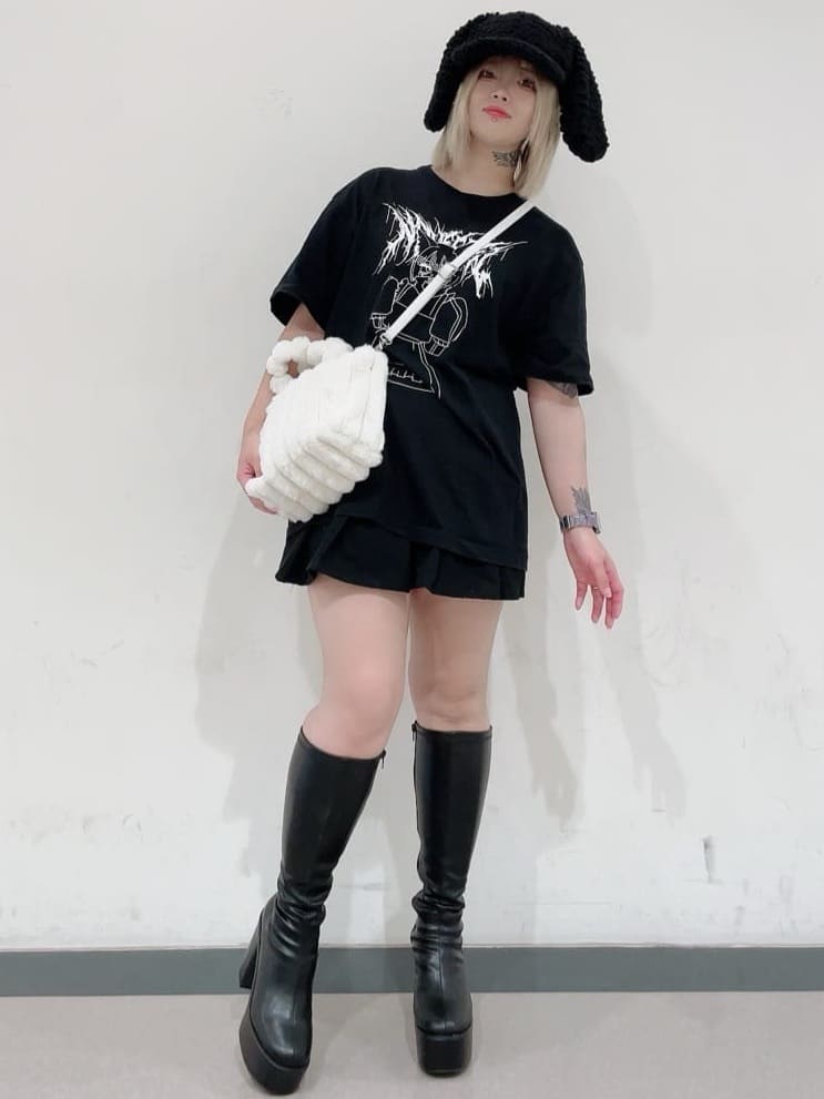 なぁてんさんの「ESPERANZA｜2WAY トート ショルダーバッグ ファー」を使ったコーディネート