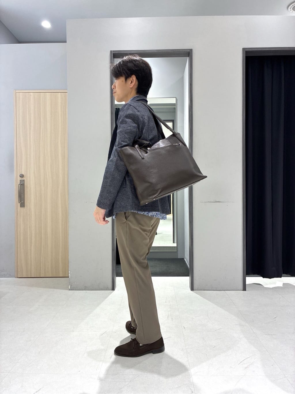 わいずみさんの「TAKEO KIKUCHI｜【360&deg;ストレッチ／セットアップ対応】None Of Stress パンツ」を使ったコーディネート