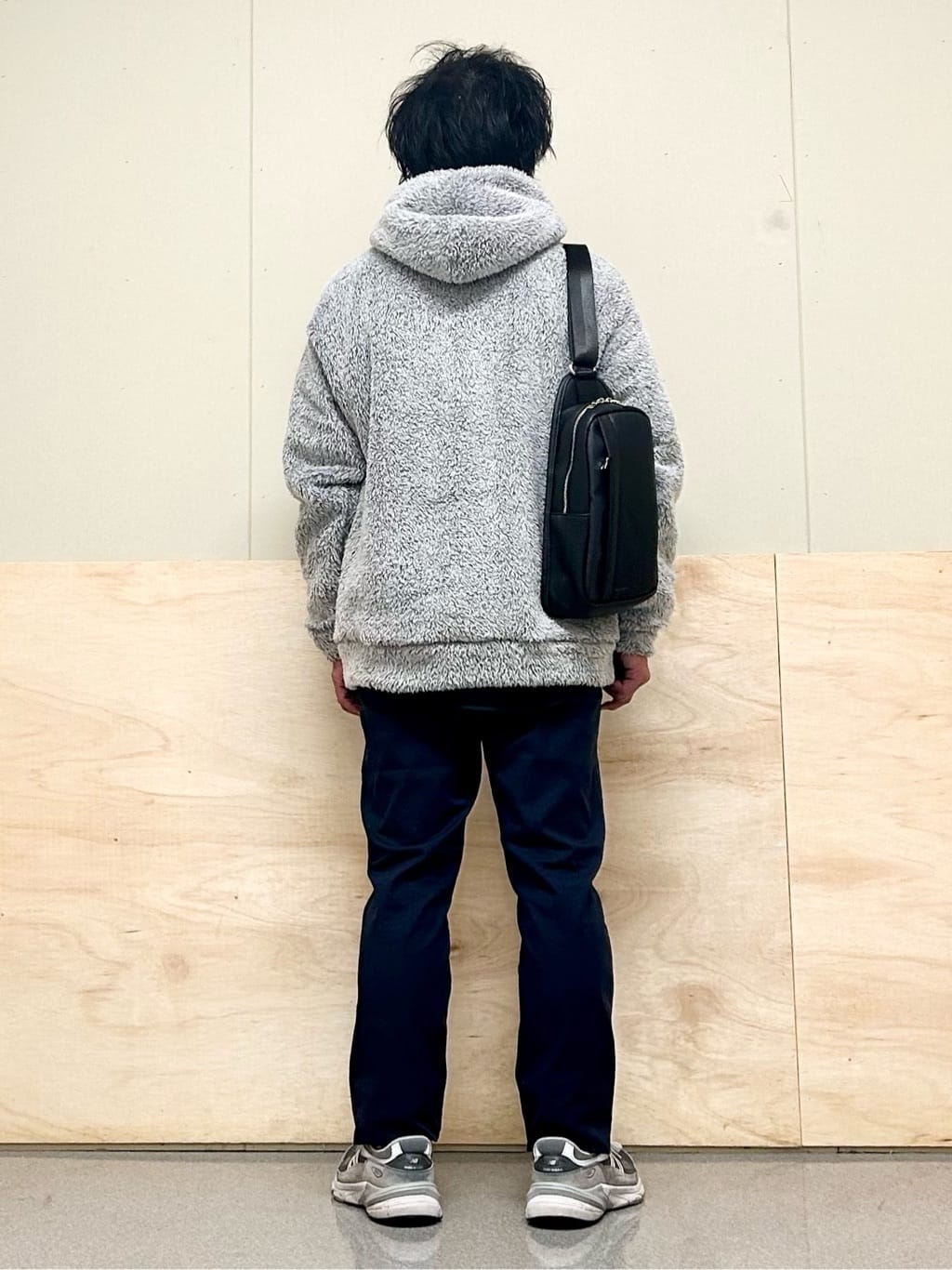 KENJI Iさんの「THE SHOP TK｜サフィアーノ切替えボディバック」を使ったコーディネート