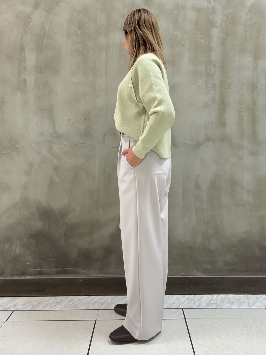 minaさんの「grove｜メタルバックルベルト」を使ったコーディネート