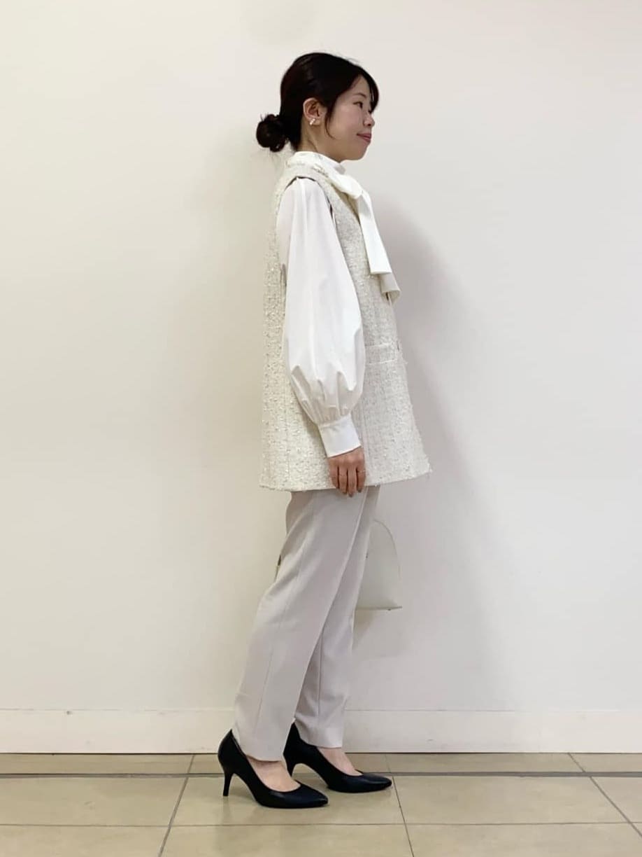 asamiさんの「UNTITLED｜◆【通勤スーツ】タックテーパードパンツ」を使ったコーディネート