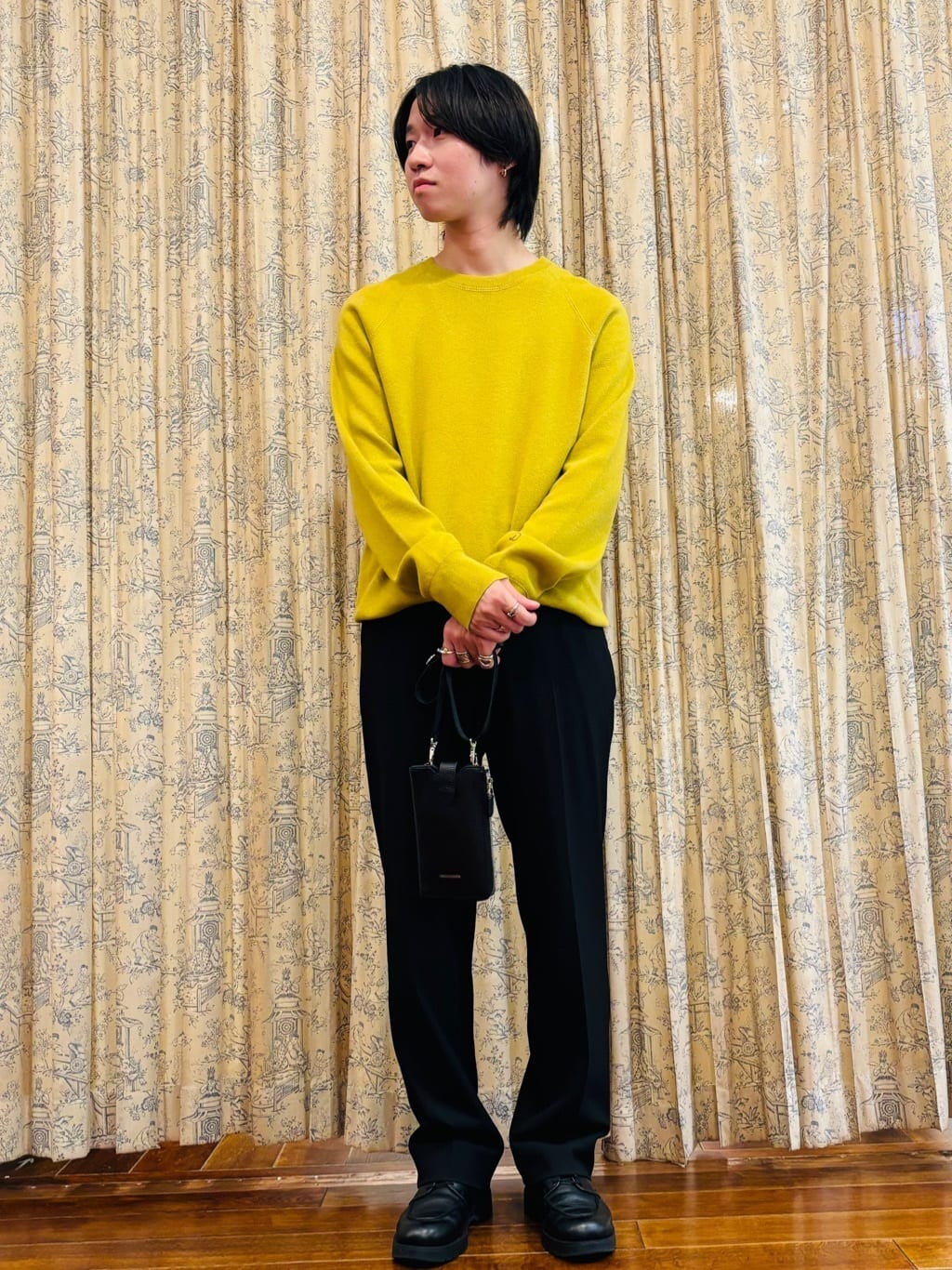 kaminaga さんの「DRESSTERIOR｜【Safari5月号掲載】イタリアレザースマホショルダーバッグ」を使ったコーディネート