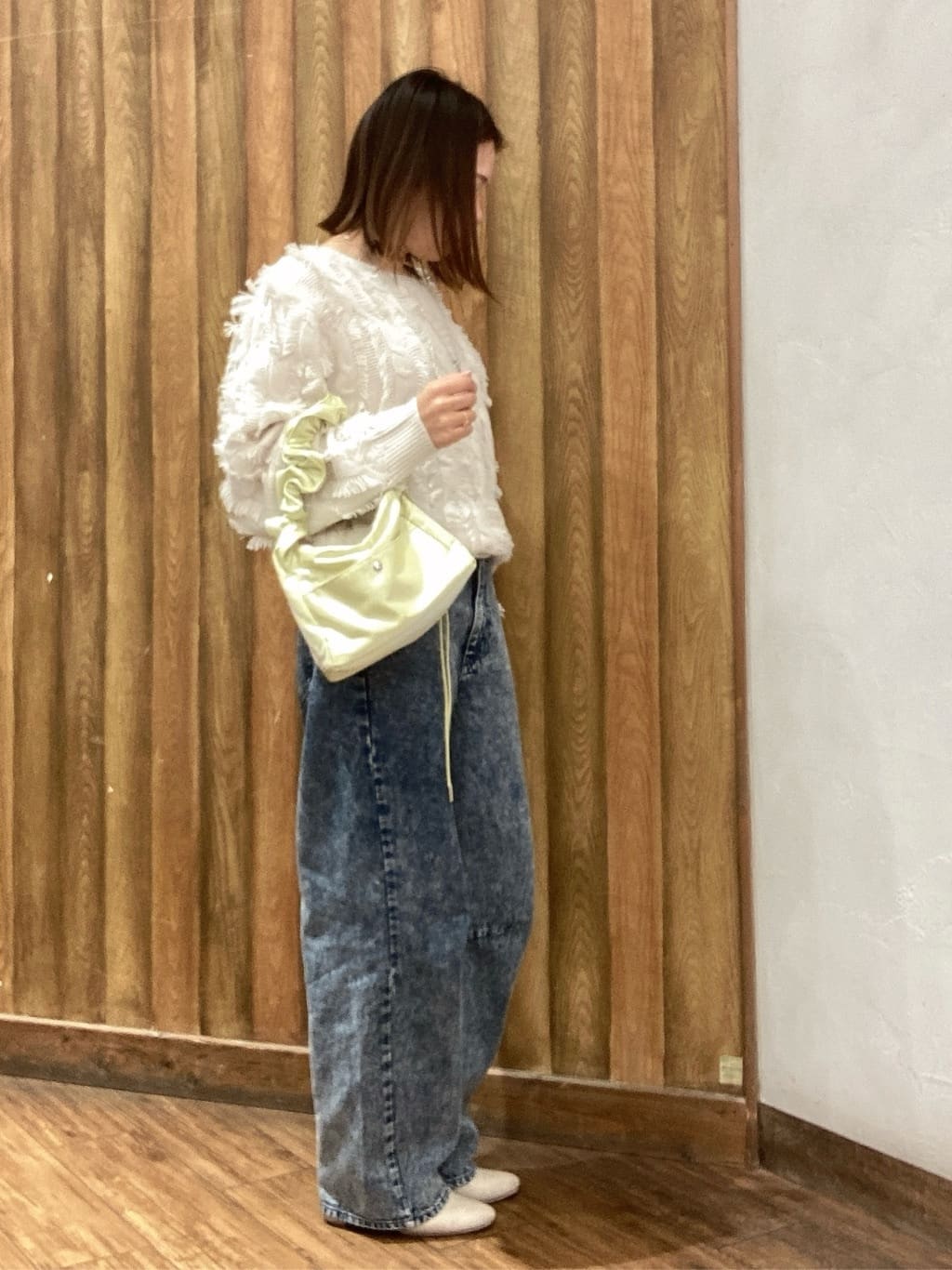 saaさんの「SHOO･LA･RUE｜◆【S-LL】一枚で主役級。フリンジが目を惹くゆるニット」を使ったコーディネート