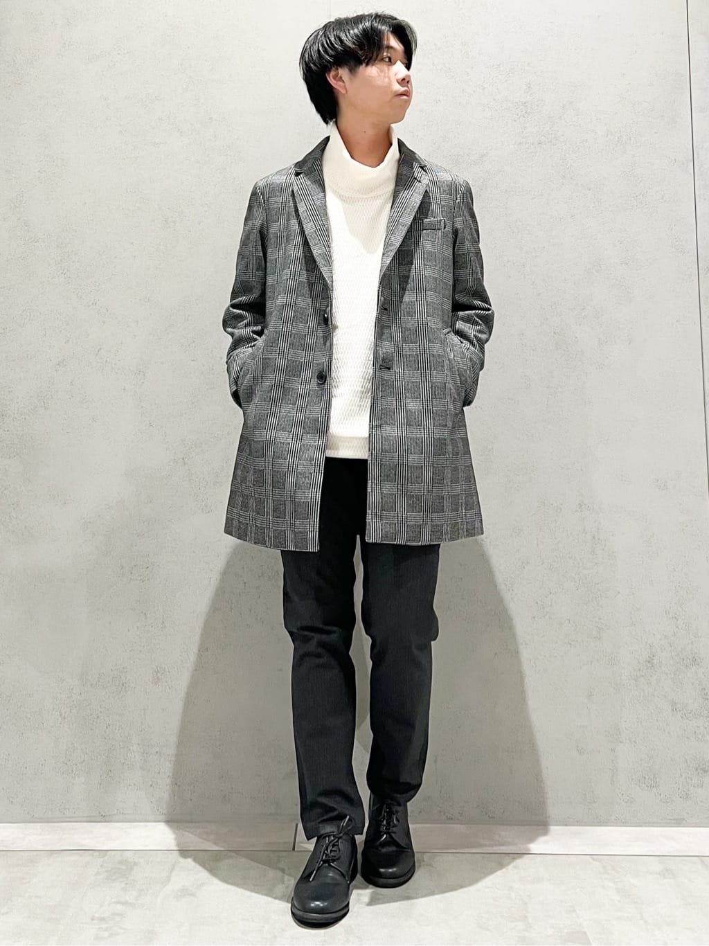 SHI-MAさんの「THE SHOP TK｜【オールシーズン穿ける！】7DAYSストレッチへリンボンパンツ　ON&hArr;OFF兼用」を使ったコーディネート