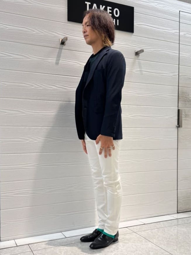 井出恭輔さんの「TAKEO KIKUCHI｜【Sサイズ～】ストレッチ デニム パンツ」を使ったコーディネート