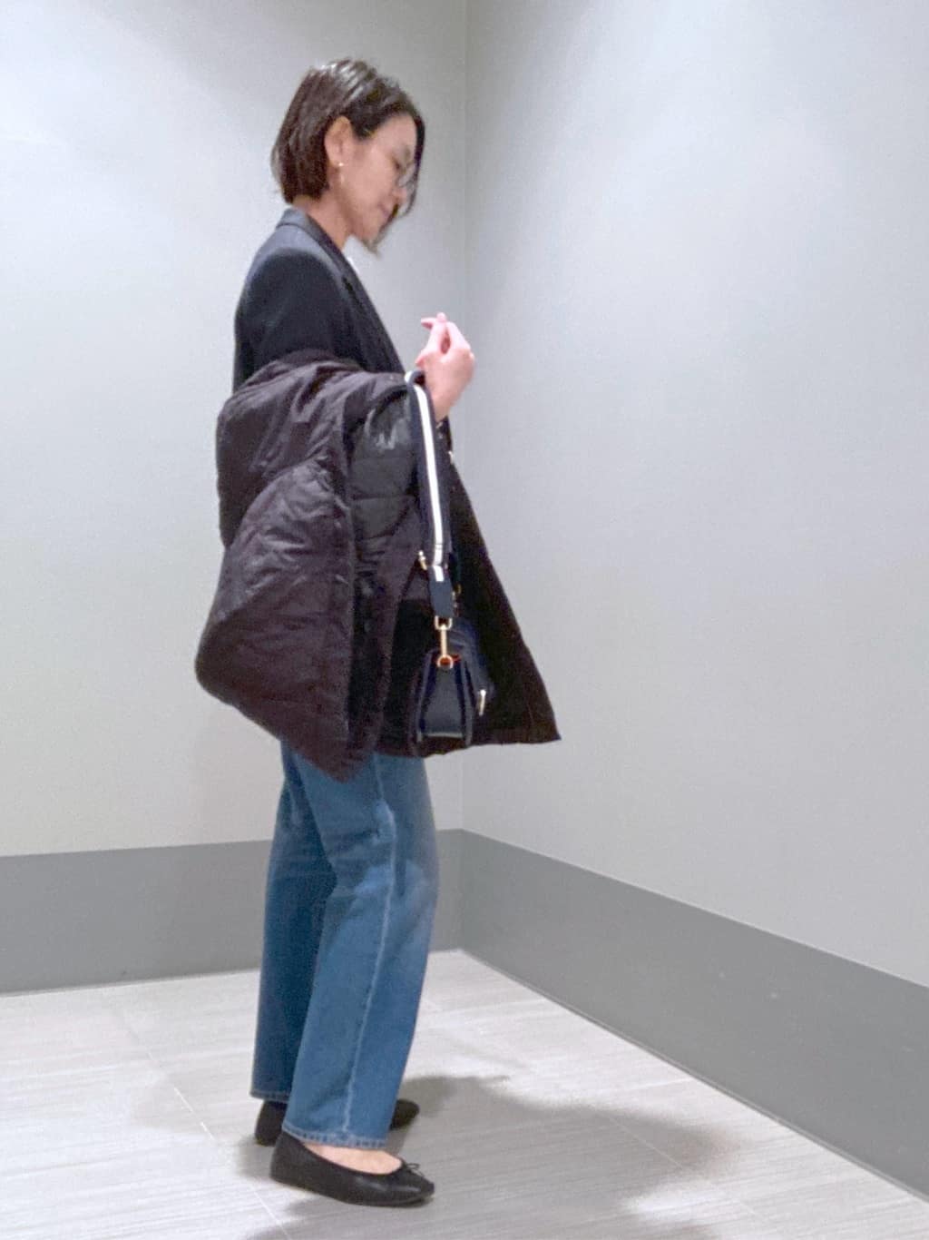 Furuさんの「DRESSTERIOR｜【ウォッシャブル】テーパードコンフォートデニム」を使ったコーディネート