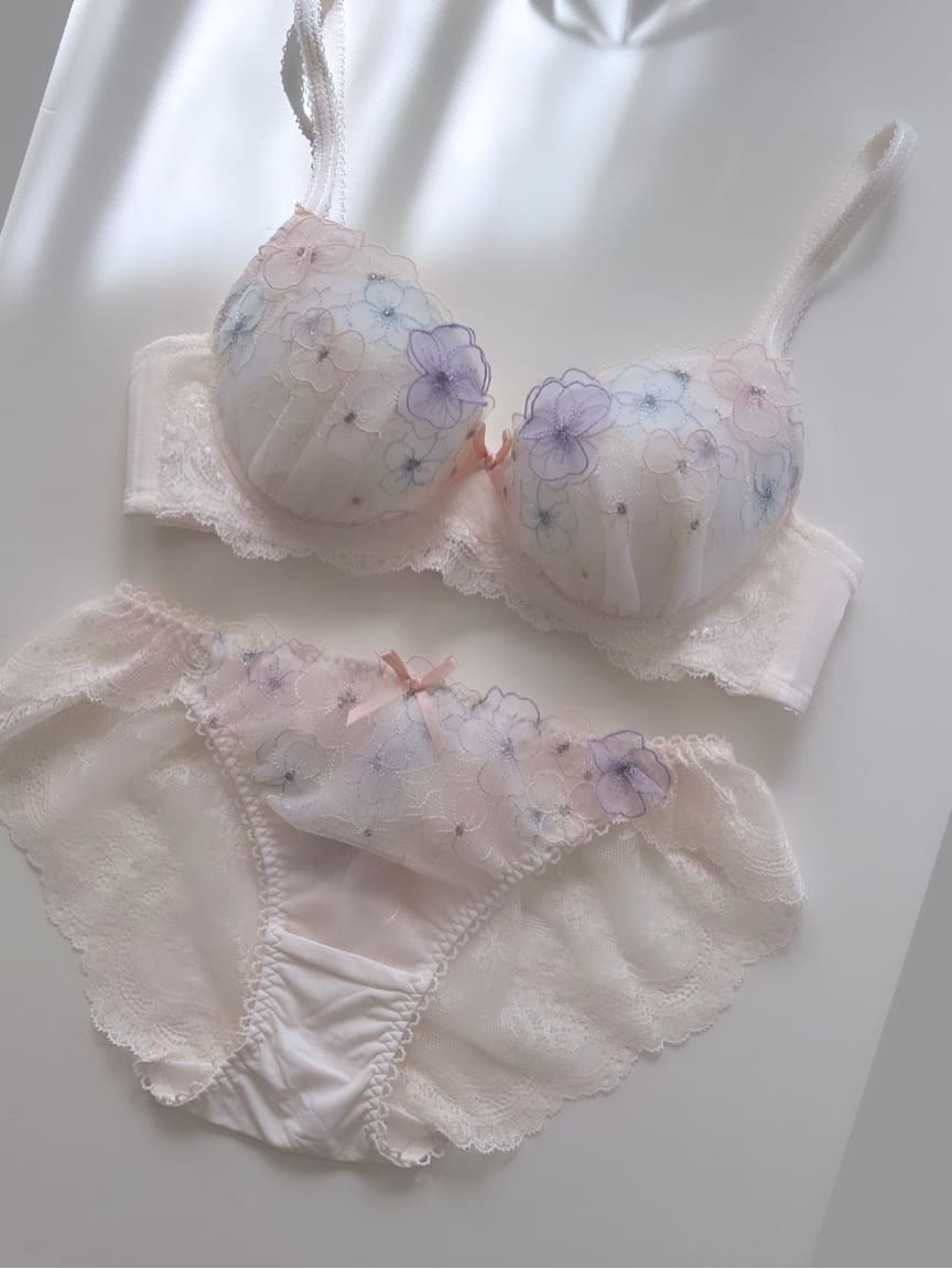 Umeさんの「Risa Magli｜フィオラ ブラレット」を使ったコーディネート
