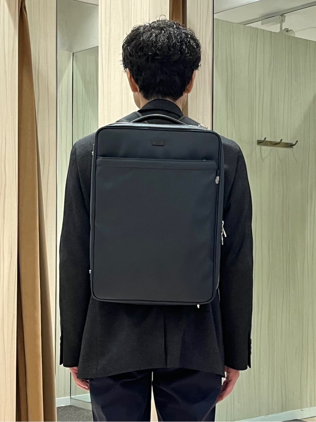 URAさんの「TAKEO KIKUCHI｜【全7サイズ&times;8色展開！】トップマルチヘリンボン パンツ」を使ったコーディネート