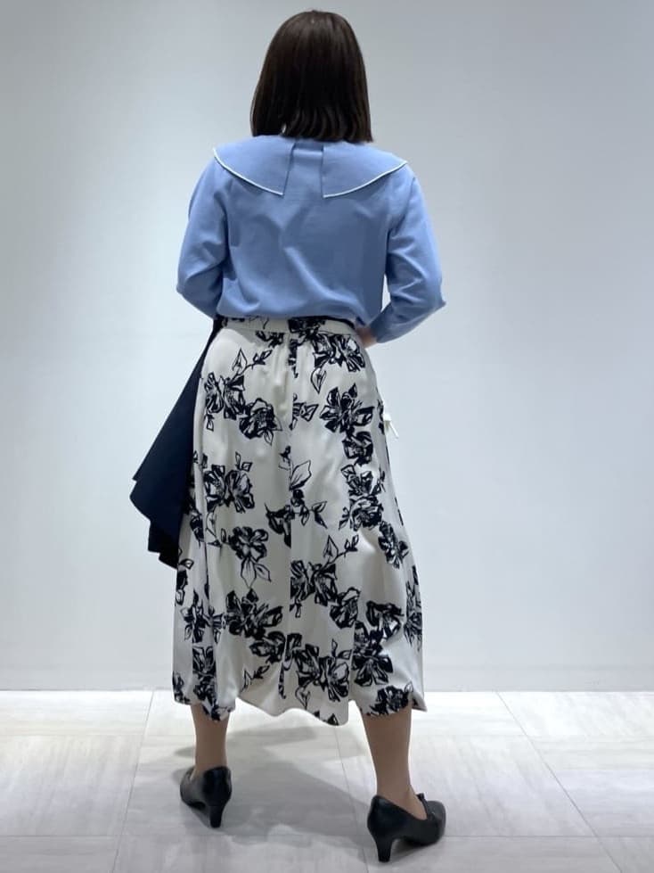 関根さんの「Reflect｜◆ラッフルフリルプルオーバーニット」を使ったコーディネート