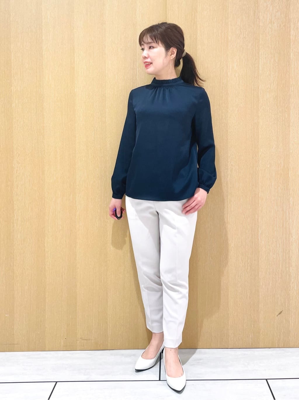 CHISATOさんの「UNTITLED｜◆【通勤スーツ】タックテーパードパンツ」を使ったコーディネート