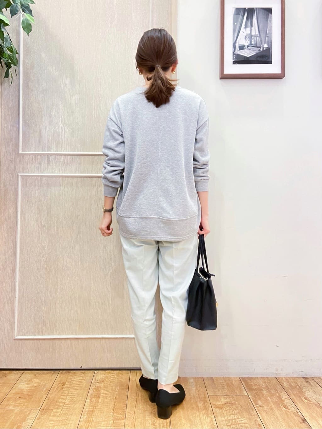 なみさんの「SHOO･LA･RUE｜【洗える/SS-3L】すっきりキレイにかっこよく 大人のテーパードパンツ」を使ったコーディネート