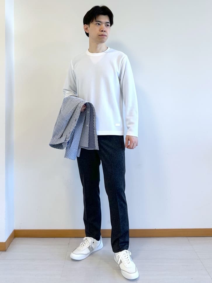 イッシーさんの「TAKEO KIKUCHI｜【ONOFF対応】TRダブルニット ストレッチパンツ」を使ったコーディネート