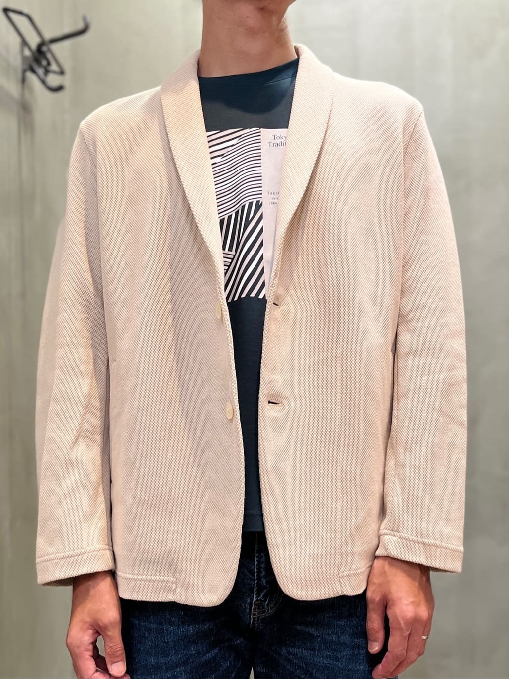 mutoさんの「TAKEO KIKUCHI｜【モンスターストレッチ】日本製 ウォッシュド デニムパンツ」を使ったコーディネート