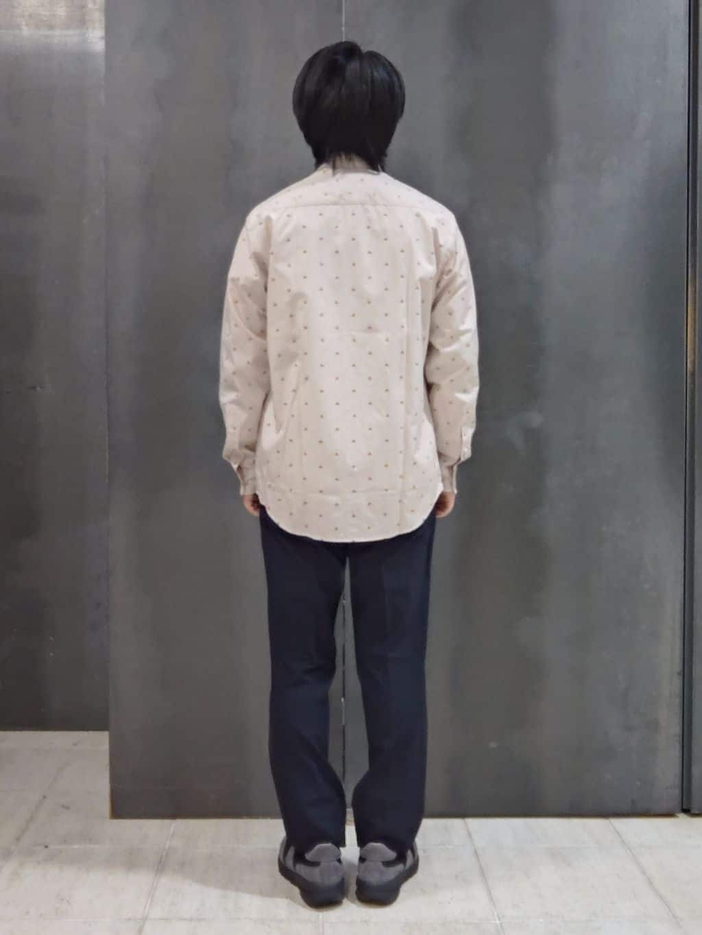 shiominさんの「TAKEO KIKUCHI｜ハットモチーフ ジャカード ストライプ シャツ」を使ったコーディネート
