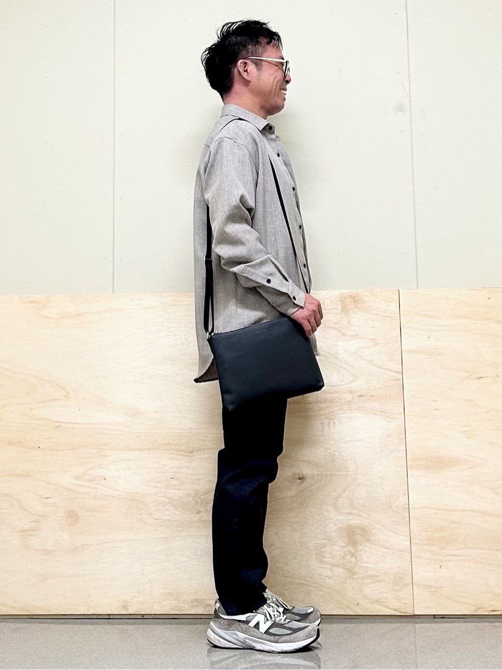 KENJI Iさんの「THE SHOP TK｜【オールシーズン穿ける！】7DAYSストレッチへリンボンパンツ　ON&hArr;OFF兼用」を使ったコーディネート