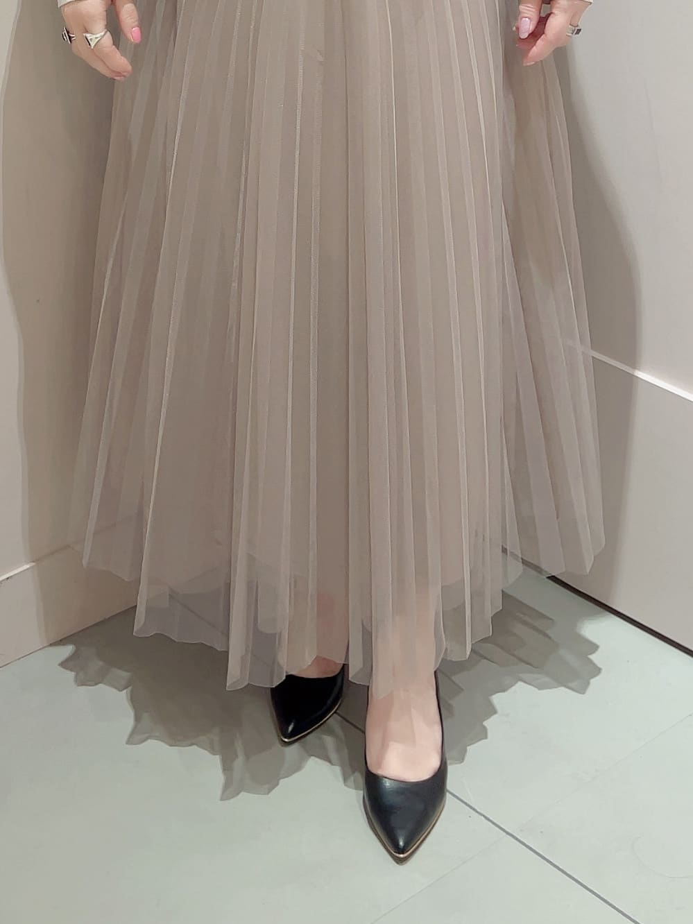 りえさんの「ESPERANZA｜【レイン対応/12時間パンプス】約8.5cm　歩きやすくて疲れにくい」を使ったコーディネート