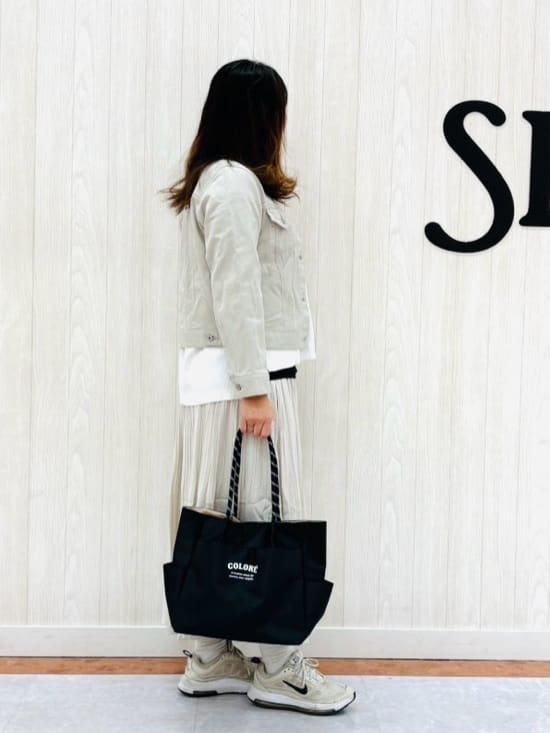 さくみぃさんの「SHOO･LA･RUE｜◆【S-LL】大人のための ノーカラーデニムジャケット」を使ったコーディネート