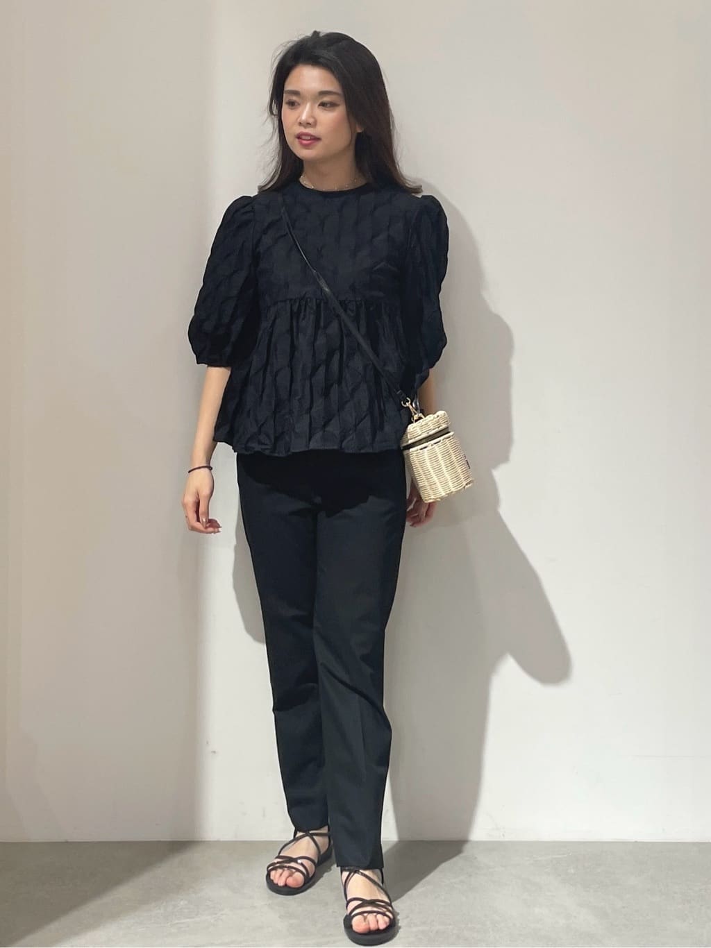 kanahoさんの「OPAQUE.CLIP｜◆ふくれジャカードペプラムブラウス【洗濯機洗い可】」を使ったコーディネート