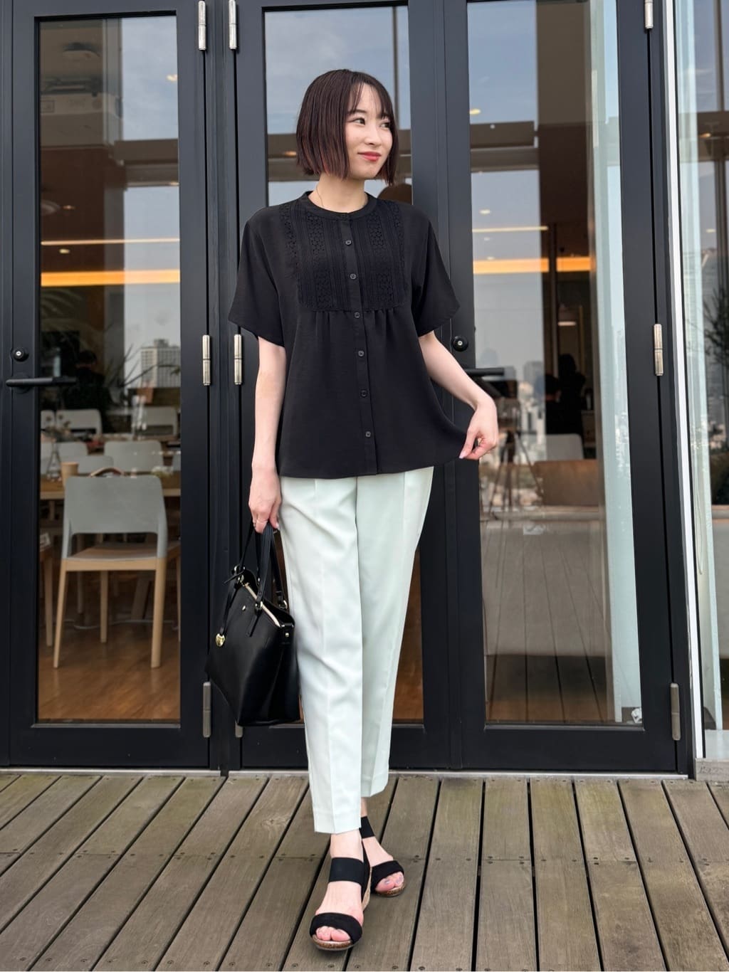 𝐜𝐡𝐢𝐤𝐚さんの「SHOO･LA･RUE｜【洗える/SS-3L】すっきりキレイにかっこよく 大人のテーパードパンツ」を使ったコーディネート