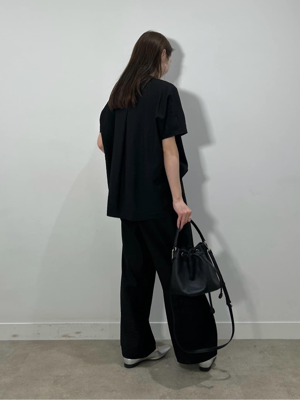 mitsukiさんの「INDIVI｜【洗える／UVケア／SETUP可能】ドロストワイドパンツ」を使ったコーディネート