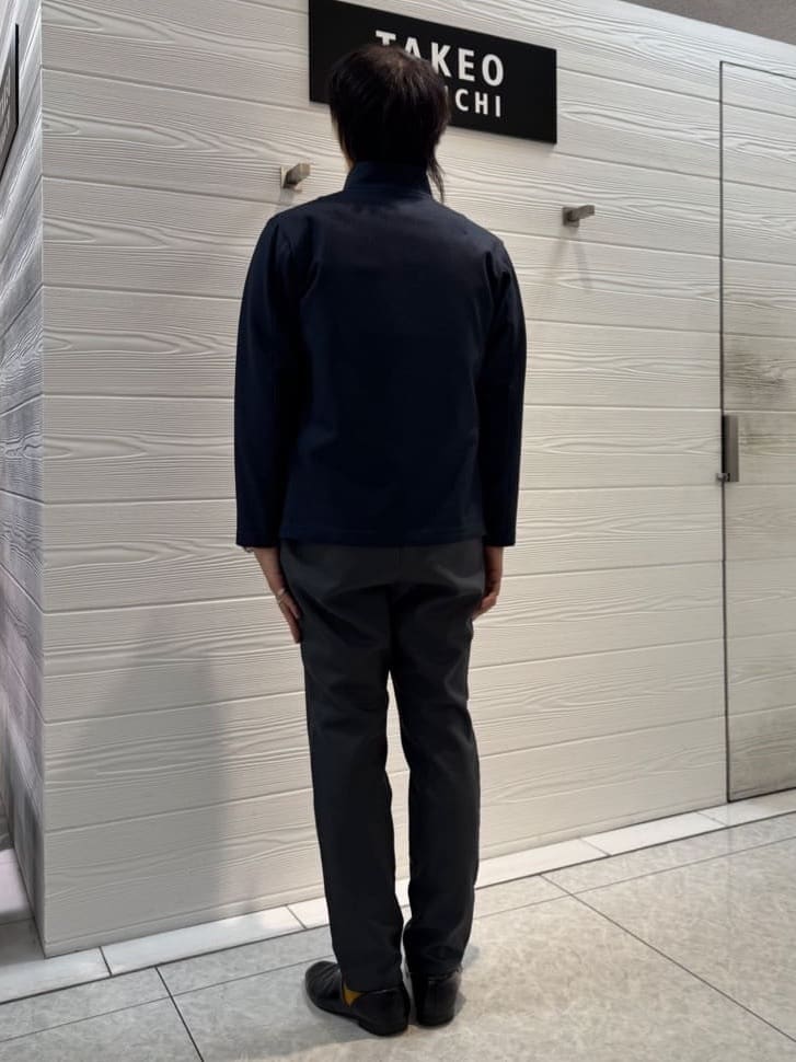 井出恭輔さんの「TAKEO KIKUCHI｜【DOWN FABRIC】ダウンファブリック スタンドカラーブルゾン」を使ったコーディネート