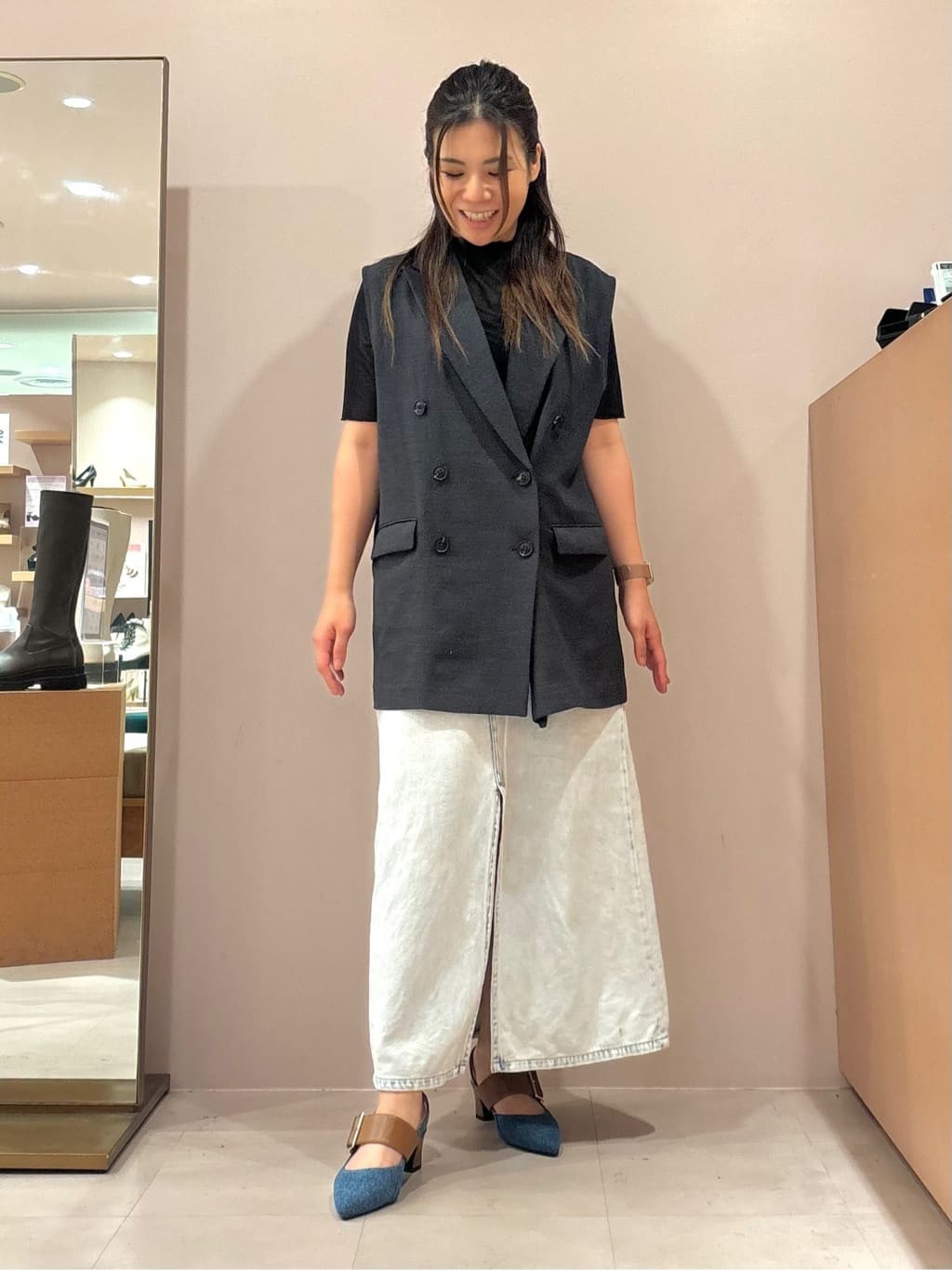 Akiさんの「ESPERANZA｜バックルベルトバックストラップパンプス」を使ったコーディネート