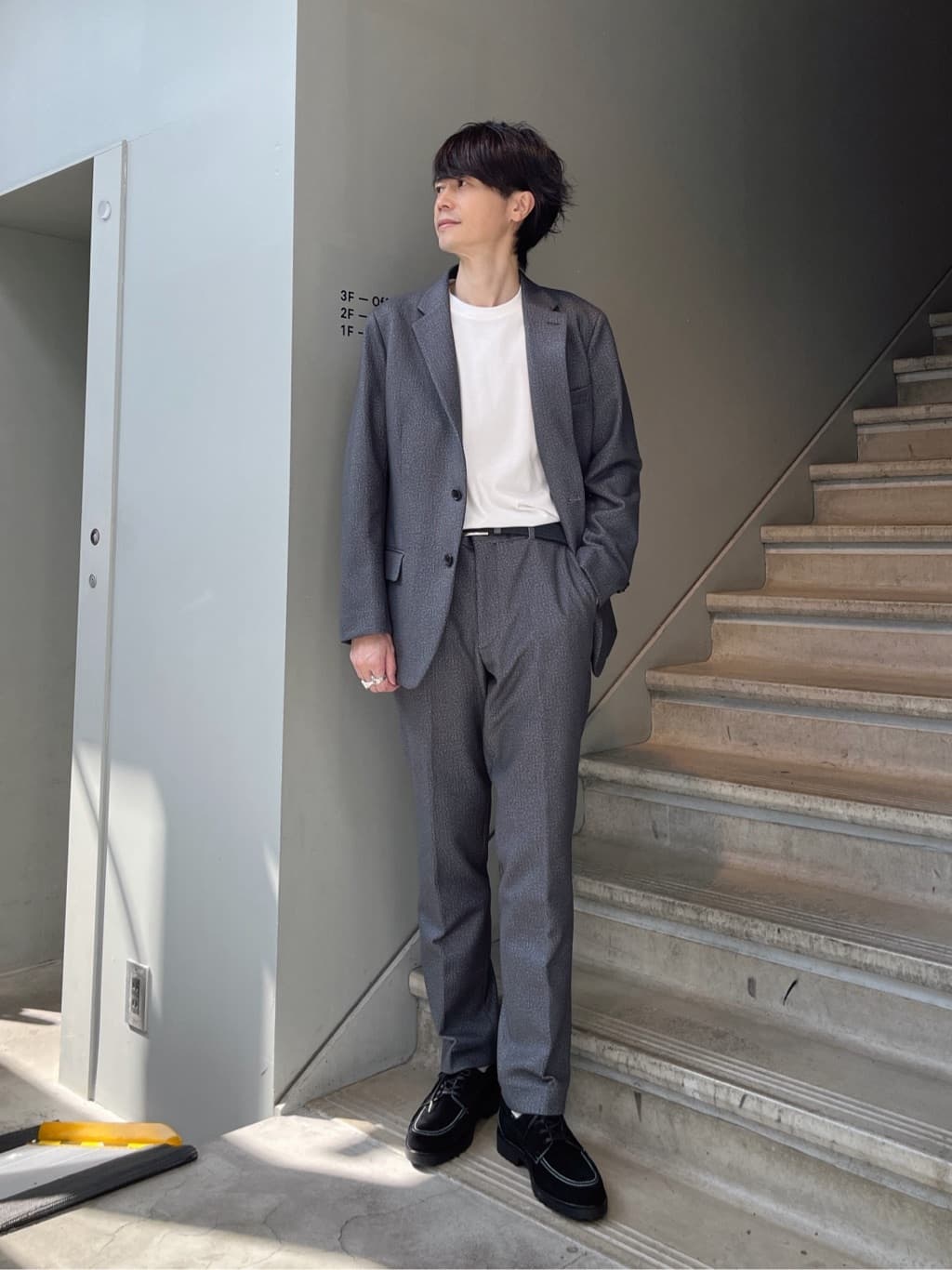 Shintaroさんの「TAKEO KIKUCHI｜【DOWN FABRIC】ダウンファブリック ドレスパンツ / セットアップ対応」を使ったコーディネート
