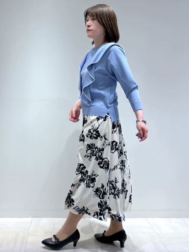 関根さんの「Reflect｜◆ラッフルフリルプルオーバーニット」を使ったコーディネート